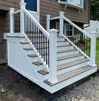 Front Porch Steps Ideas, Front Stairs Ideas Exterior, Front Porch Steps Ideas Entrance, Front Steps Makeover, Porch Steps Ideas, Steps Makeover, Porch Step Railing, Home Decor Front Porch, Front Porch Stairs