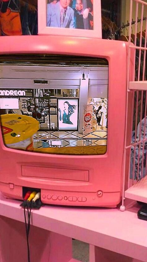 Pink Tv, Tv, Pink