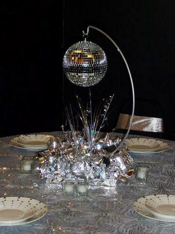 OMG how cute for a Disco theme party...what a fun centerpiece Disco Theme Parties, Soul Train Party, 70s Party Theme, Disco Theme Party, 70s Theme Party, 70s Disco Party, Disco Birthday Party, Portfolio Photo, Disco Party Decorations