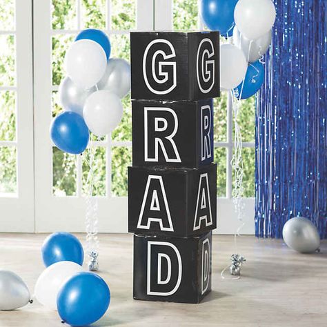 Block Decorations, Grad Decoration Ideas, Grad Decor, Graduation Backdrop Ideas Diy, Grad Party Photo Backdrop, Graduation Party Pictures, Graduation Party Desserts, Disney Graduation, High School Graduation Party Decorations