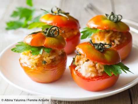 Tomates farcies : nos recettes froides pour une entrée ou plat d'été Stuffed Tomatoes, Paneer Recipes, American Food, Paneer, Tomatoes, Fondant, Avocado, Snacks, Stuffed Peppers