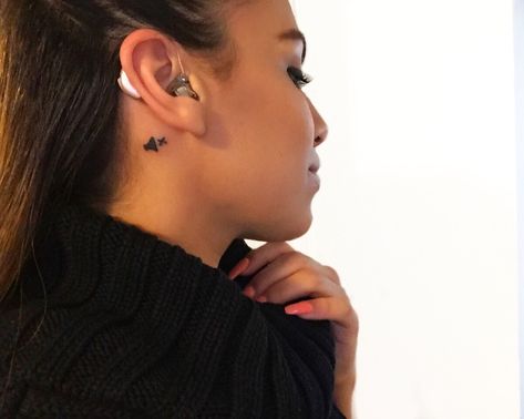 Deaf Tattoo Ideas Ears, Deaf Tattoo Ideas, Deaf Tattoo, Hakuna Matata Tattoo, Hard Tattoos, Hearing Loss, Prom Dresses Ball Gown, Ear Tattoo, Art Director