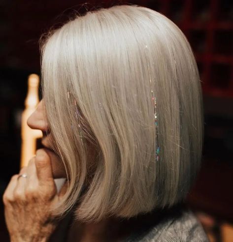 What is Hair Tinsel and How to Put in Fairy Extensions at Home? Glitter Hair Extensions Blonde, Short Hair Tinsel, Hair Tinsel Short Hair, Blonde Hair With Tinsel, Hair Tinsels, Glitter Extensions, Tinsel Decorations, Glitter Hair Extensions, Fuschia Hair