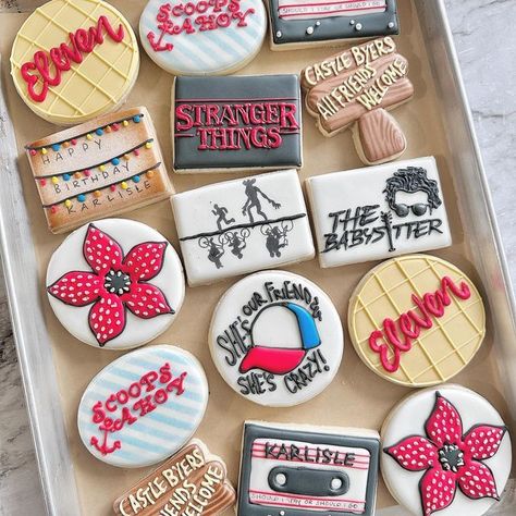 Stranger Things Cakes Birthday, Stranger Things Cake Ideas, Stranger Things Cupcakes, Stranger Things Food, Stranger Things Cookies, Stranger Things Birthday Party Ideas, Stranger Things Party Ideas, Stranger Things Birthday Cake, Stranger Things Birthday Party