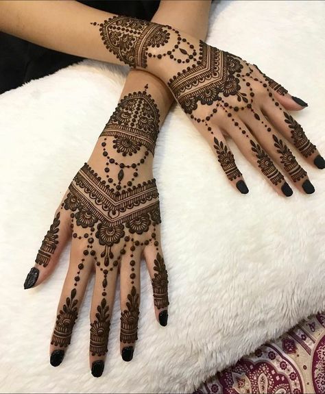 Hena Desain For Eid, Ethiopian Henna Design, Arabic Henna Designs Full Hand, Mehdi Degine Simple Easy Front Hand, Henna Designs Full Hand, Full Hand Henna Designs, Arab Henna Designs, Mahendi Designs Latest Back Hand, Ethiopian Henna