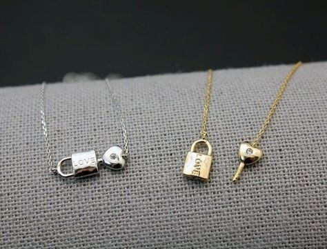 Lock And Key Necklace, Matching Necklaces For Couples, Necklace Lock, Couples Jewelry, Bff Jewelry, Lock Pendant, Wedding Rings Round, Sister Jewelry, Lock Necklace