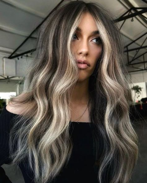 Blonde Money Piece with Highlights for Brown Hair Chunky Face Framing Highlights, Blonde Front Highlights, Blonde Highlights Ideas, Blonde Highlights On Dark Hair, Mushroom Hair, Highlights Ideas, Mushroom Brown, Hair Adviser, Brunette Hair With Highlights