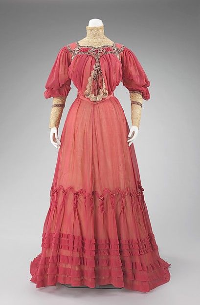 Afternoon Dress Jacques Doucet, 1903 The Metropolitan Museum of... Jacques Doucet, 1900s Fashion, Afternoon Dress, Edwardian Dress, Period Outfit, Antique Dress, Vintage Gowns, Antique Clothing, Vestidos Vintage