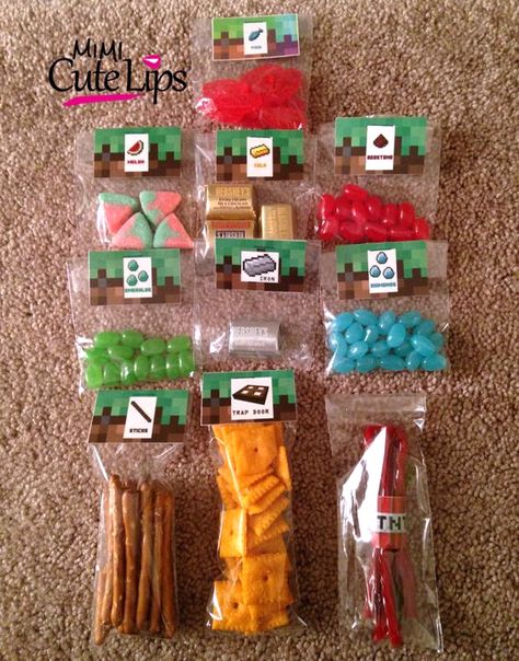 The Best Minecraft Party Food Ideas! - Brownie Bites Blog Minecraft Dort, Minecraft Party Food, Diy Minecraft Birthday Party, Minecraft Party Favors, Minecraft Diy, Minecraft Party Decorations, Minecraft Food, Minecraft Decoration, Minecraft Theme