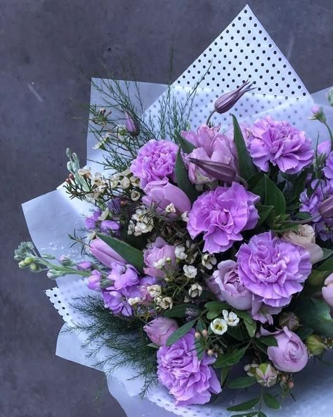 Purple Floral Bouquets, Purple Bouquet Aesthetic, Purple Flower Bouquet Aesthetic, I Want Flowers, Prom Flowers Bouquet, Purple Flower Bouquet, Purple Carnations, Pretty Flowers Pictures, I Can Buy Myself Flowers