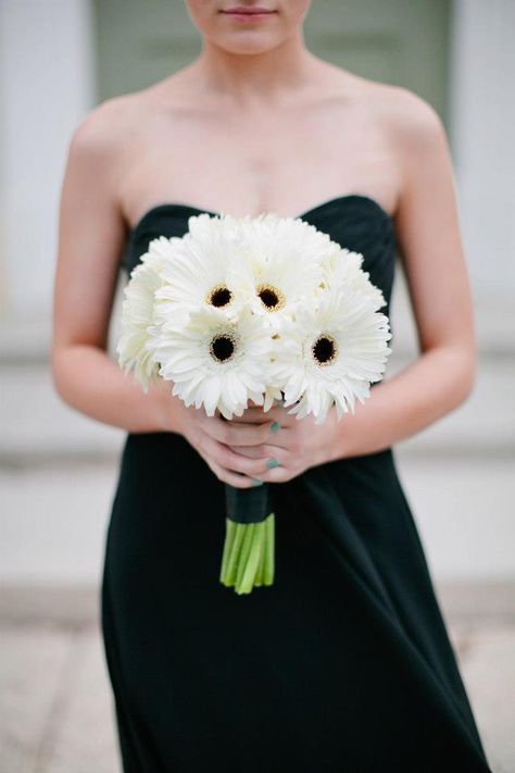 Magazine Flowers, Gerbera Wedding, Gerbera Bouquet, White Gerbera, Snow White Wedding, Bridesmaids Bouquet, White Weddings, Prom Flowers, New Orleans Wedding