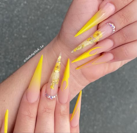 Matt Nails, Diamond Nail Designs, Acrylic Nail Designs Coffin, Molde F1, Polygel Nail, Yellow Nail Art, Purple Acrylic Nails, Nail Foil, Nail Salon Design