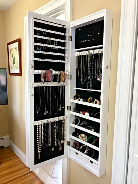 These fantastic storage ideas will help you to create storage in your bedroom, entryway and living room- helping you to tame the clutter and get organized! Because it seems like there is never enough room to store everything you own! #StorageIdeas #StorageSolutions #HiddenStorage #BedroomStorage #MudroomStorage #LivingRoomStorage Hidden Jewelry Storage, Jewelry Closet, Jewelry Storage Diy, Aesthetic Bed, Closet Aesthetic, Jewelry Organizer Wall, Closet Decor, Bedroom Closet Design, Dressing Room Design