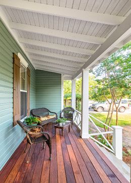 Exteriors traditional-porch Traditional Porch, Koti Diy, Porch Remodel, House Front Porch, Building A Porch, Front Porch Design, Pintura Exterior, Cottage Exterior, House With Porch