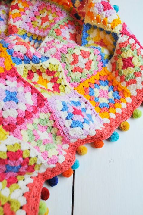 Motifs Granny Square, Crocheted Blankets, Confection Au Crochet, Crochet Edging Patterns, Diy And Crafts Sewing, Crochet Quilt, Crochet Goodies, Manta Crochet, Crochet Afghans