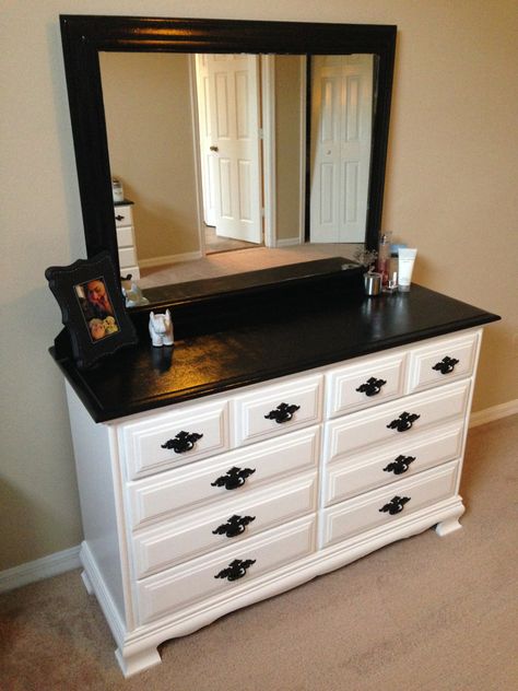 DIY Black and White Dresser Makeover – thriftingpretty White Dresser Diy, White Dresser Makeover, White Dresser With Mirror, Black And White Dresser, Black And White Furniture, Dresser Ideas, Grey Bedroom Furniture, Diy Dresser Makeover, Bedroom Furniture Makeover