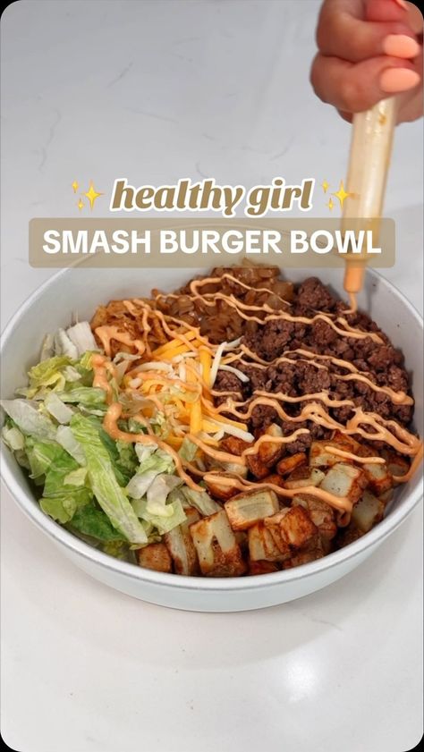 MaKayla Kim Thomas | It never misses 🫱🏼‍🫲🏽 quick meal prep or easy meal at home!! Happy Friday to us!! 🤪 Smash burger bowls are from my Holy Grail cookbook 💪🏼… | Instagram Lite Meals, Bland Meals, Protein Burger, Burger Bowls, Quick Meal Prep, Healthy Bowls Recipes, Healthy Burger, Fitness Plans, Easy Healthy Meal Prep