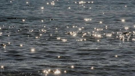 Sparkles of light shine on water. Iphone Image, Calm Ocean, Water Aesthetic, Soyut Sanat Tabloları, Sunset Nature, Slow Motion, Aesthetic Gif, Nature Aesthetic, Sky Aesthetic