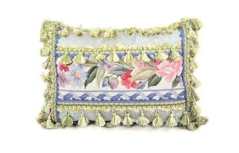 Needlepoint pillow kits