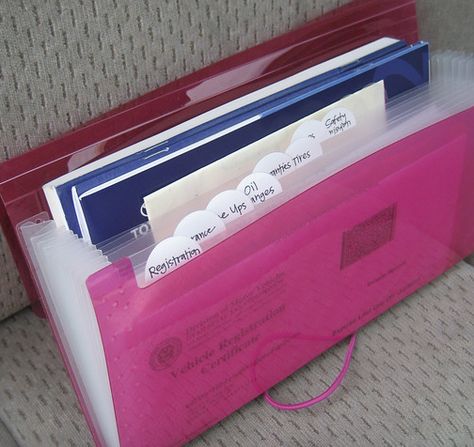 Keep all of your car related paperwork in one file folder. Accordion Folder, Clever Organizer, Organizing Paperwork, Car Organization, Paper Clutter, Organisation Hacks, Organizing Hacks, Car Essentials, Car Cleaning Hacks