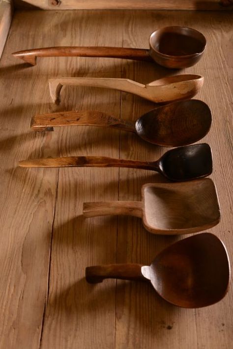 Collection Of Welsh Antique Treen Ladles | 261859 | Sellingantiques.co.uk Art Sculpture En Bois, Wooden Spoon Carving, Wood Kitchen Utensils, Wood Spoon Carving, Carved Spoons, Green Woodworking, Wood Utensils, Wooden Kitchen Utensils, Ladles