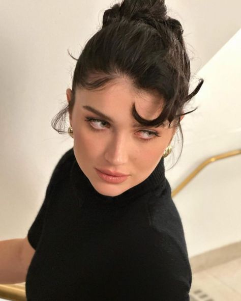 Eve Hewson, Rp Ideas, It Girls, Hair Styling, Actors & Actresses, Hair Makeup, Instagram Profile, Actresses, Actors