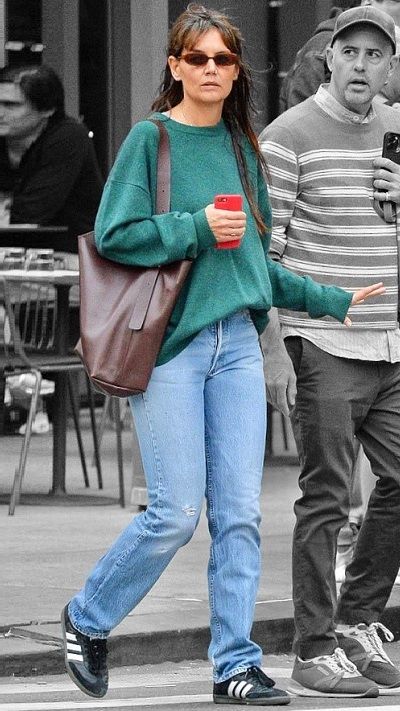 Dakota Johnson Street Style 2023, Dakota Johnson Style Casual 2024, Katie Holmes 2023 Style, Celebrity Street Style 2024, Katie Holmes Street Style 2023, Katie Holmes 2023, Katie Holmes Winter Style, Katie Holmes Street Style 2024, Katie Holmes Street Style