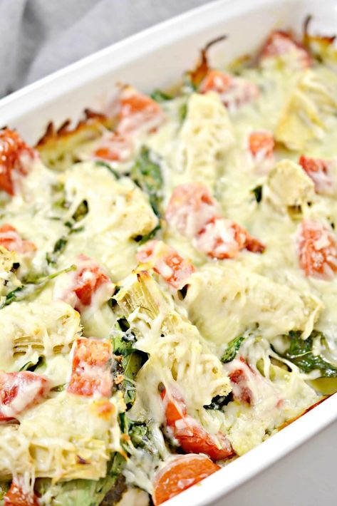 Spinach Artichoke Chicken Bake, Chicken Artichoke Recipes, Artichoke Chicken Bake, Keto Pesto, Chicken Bake Recipe, Pesto Spinach, Spinach Artichoke Chicken, Raw Spinach, Artichoke Chicken