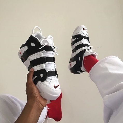 Nike Air Uptempo, Nike Air More, Basket Style, Dr Shoes, Jordan Shoes Girls, Fresh Shoes, Hype Shoes, Mens Nike Shoes, Shoe Inspo