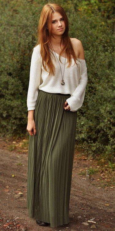 Eyes Staring, Casual Chique Stijl, Red Ginger, Green Maxi Skirt, Style Désinvolte Chic, Long Skirt Summer, Student Room, Quoi Porter, Boho Clothes