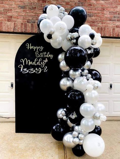 Balloon Backdrop Black And White, Black And White Balloons Decoration, Black Diamond Party Theme, Black White Balloon Decorations, Black Backdrop With Balloons, Black White And Silver Balloon Arch, Black And White Balloon Backdrop, Black And White Balloon Decorations, Black And White Balloon Garland