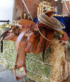 Adult Western Party, Western Gala, Cowboy Birthday Party Ideas, Western Centerpieces, Wild West Birthday Party, Country Western Parties, Western Party Decorations, Wild West Birthday, Cowboy Theme Party