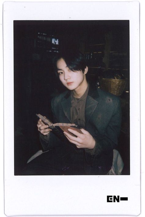 211213 | naver post 'ENniversary magazine behinds' #enhypen #jungwon #heeseung #jay #jake #sunghoon #sunoo #niki Jungwon Polaroid, Abs Training, Polaroid Pictures, Polaroid Photos, Anniversary Photos, Kpop Wallpaper, K Idols, Mbti, Boy Bands