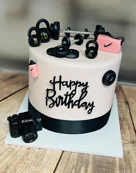 Cake for a lady that loves the gym... - Sweet Cake Surprise Gym Cake, Cake Surprise, Birthday Cake For Him, Kids Library, Sweet Cake, 10% Happier, Cakes For Men, Canon Camera, Happy Birthday Cakes