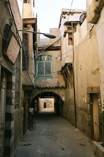 SHAAM....DAMASCUS Syria Houses, Old Damascus, Islamic Countries, Damascus Syria, Old Street, World Cities, Baghdad, Old Buildings, Old City