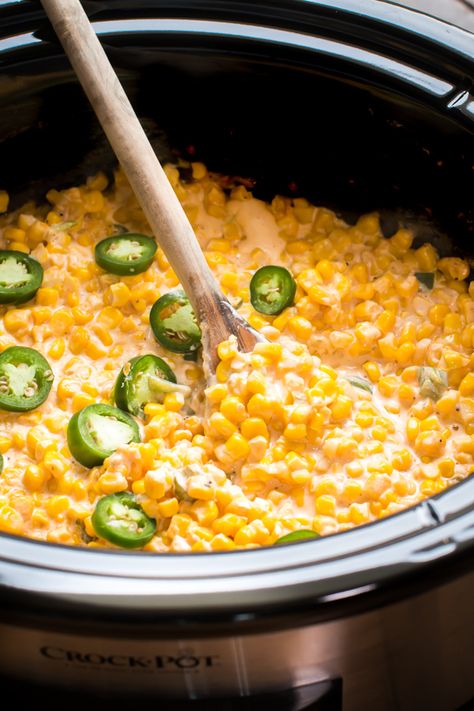 Slow Cooker Cheesy Jalapeno Corn Corn Side Dish, Crockpot Ideas, The Magical Slow Cooker, Spicy Corn, Corn Dishes, Jalapeno Recipes, Easter Menu, Food Mexican, Crockpot Cooking