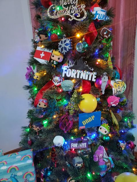 Fortnite Christmas Tree, Fortnite Christmas, Themed Christmas Tree, Christmas 2025, Tree Themes, Creative Christmas Trees, Christmas Tree Ideas, Christmas Tree Themes, Christmas Games