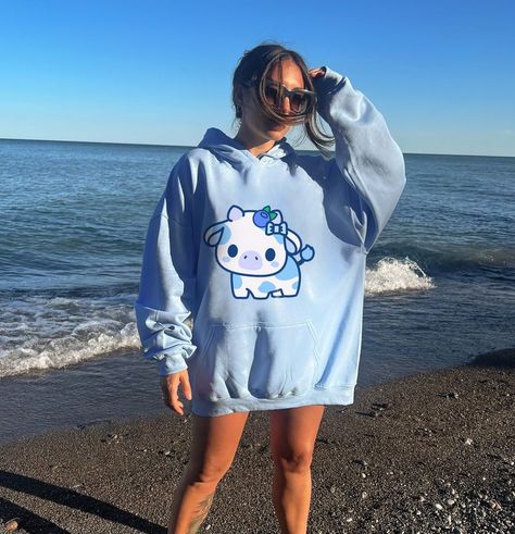 Blueberry Cow, Gifts For Teenage Girls, Cow Hoodie, Vsco Hoodie, Hoodie Oversize, Teenage Girls, Oversized Hoodie, Hoodie Girl