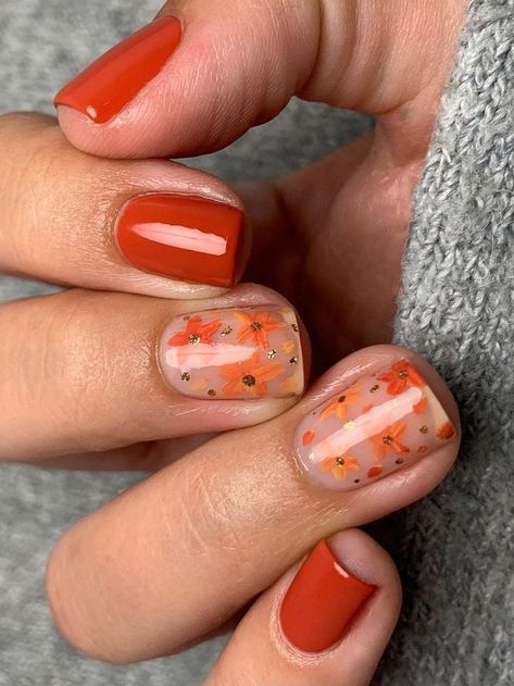 short burnt orange nails with flower designs Autumn Nails 2023 Short, Orange Autumn Nail Designs, Autumn Nails 2023 Orange, Nails For Terracotta Dress, Autumn Biab Nails 2023, Orange Tone Nails, Muted Orange Nails, Autumn Biab Nails Short, Burnt Orange Short Nails