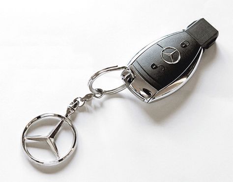 Mercedes-Benz Key Fob ...XoXo Mercedes Benz Car Keys, G Wagon Keys, Mercedes Benz Keys, Car Manifestation, Mercedes Key, Mercedes Accessories, Keychain Camera, Fannie Pack, Indoor Bike Rack