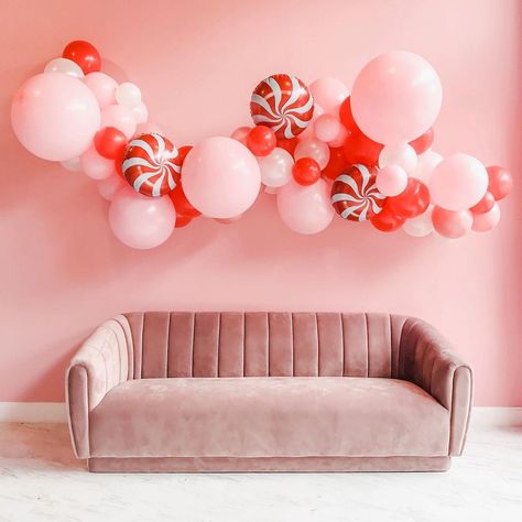 PARTY WITH LUSHRA on Instagram: “A very pink Christmas! 💕 Check out our newest DIY Balloon Garland Kit - “On Christmas We Wear Pink” ✨ Perfect for you and your girl gang to…” Pink Balloon Garland, String Balloons, Balloon Garland Diy, Jumbo Balloons, Balloon Kits, Baby Balloon, Mini Balloons, Diy Balloon, Rainbow Balloons