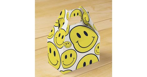 Smiley face favor box | Zazzle.com Favor Bag, Favor Boxes, Valentine Day Cards, Smiley Face, Acrylic Art, Smiley, Sign Poster, Craft Party, Note Pad