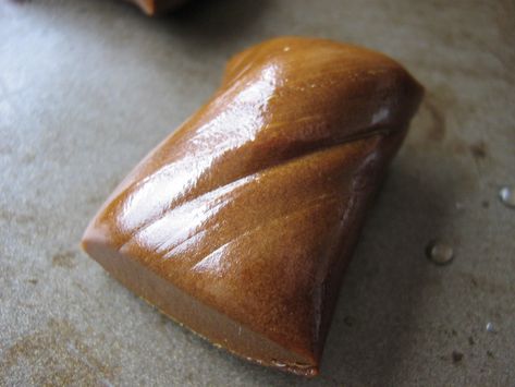 Homemade molasses taffy Molasses Taffy Recipe, Molasses Candy Recipe, Molasses Taffy, Blackstrap Molasses Recipes, Molasses Baked Beans, Taffy Recipe, Homemade Maple Syrup, Magical Food, Molasses Recipes