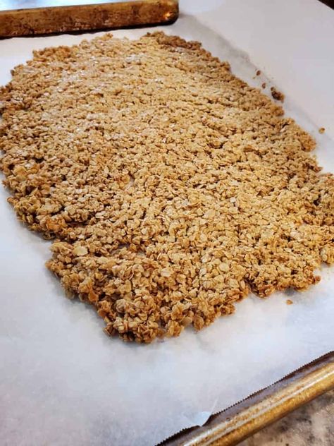 Oat And Honey Granola, Oat Granola Recipe, Honey Granola Recipe, Protein Granola Recipe, Quick Oat Recipes, Granola Dessert, Easy Granola Recipe, Easy Homemade Granola, Granola Recipe Healthy