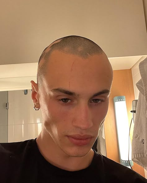 Bald Boy Aesthetic, Shaved Head Styles, Bald Boy, Going Bald, Shave My Head, Russian Men, Bald Man, Bald Hair, Bald Men