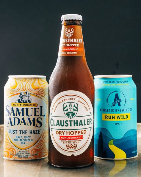 Non alcoholic beer is on trend and for good reason: it actually tastes good! Here's how to pick the best non alcoholic beer. #nonalcoholicbeer #bestnonalcoholicbeer #beer #nabeer #alcoholfree #alcoholfreebeer Healthy Alcohol, Popular Alcoholic Drinks, Nonalcoholic Party Drinks, Nonalcoholic Drinks, Easy Mixed Drinks, Alcohol Free Wine, Epicure Recipes, Non Alcoholic Wine, Alcohol Free Drinks