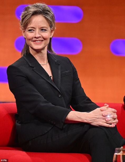 Jodie Foster, 61, revealed that the rumours are true. She was cast in the original Star Wars series as Princess Leia but had to turn down the famous role because she was already playing a role in a Disney movie Diana Nyad, Star Wars Series, Annette Bening, Hollywood Music, Best Actress Award, True Detective, Jodie Foster, Calvin Harris, Hbo Series