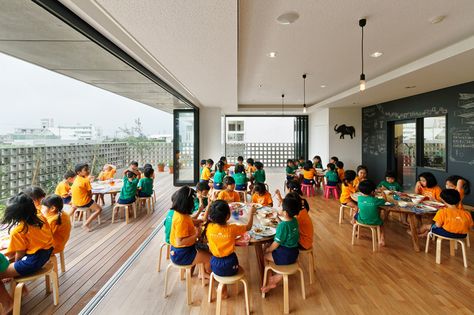 hanazono-kindergarten-hibinosekkei-architects-japan-designboom-02