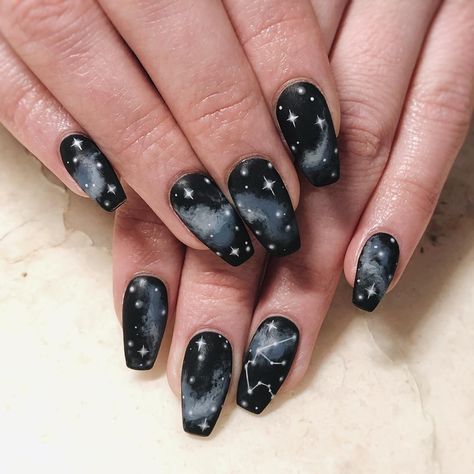 Pretty Nails Simple Acrylic, Starry Nails, Star Wars Nails, Star Wars Aesthetic, Galaxy Nail, Galaxy Nail Art, Beach Makeup, Witchy Nails, December Nails