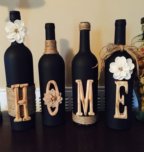 Chalkboard Wine Bottles, Wine Bottle Art, Wine Bottle Diy Crafts, Diy Bottle Crafts, Wine Bottle Diy, Glass Bottle Crafts, Wine Bottle Decor, Diy Bottle, Wine Bottle Crafts